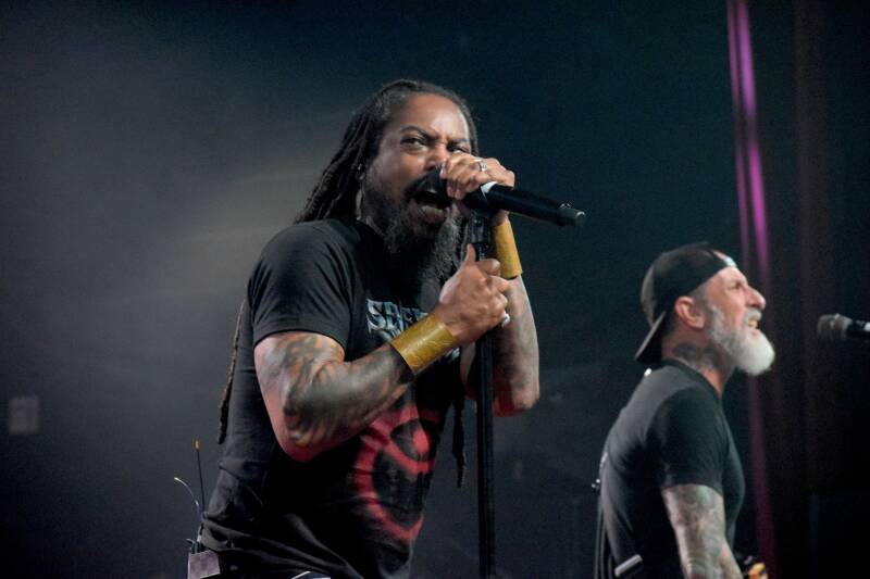 sevendust-theshowwithdc-091626-94-standard.jpg