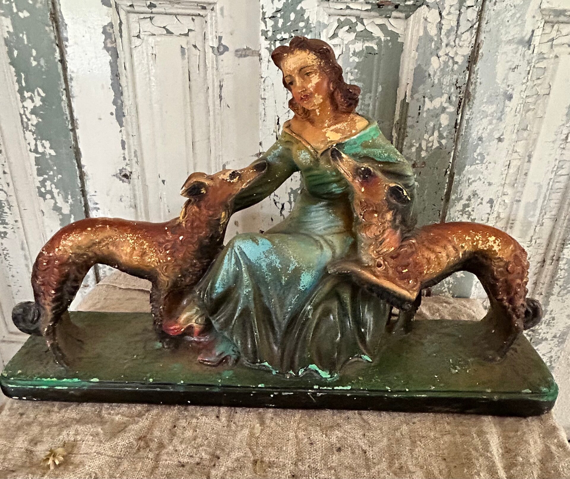 Beeld dame met 2 honden