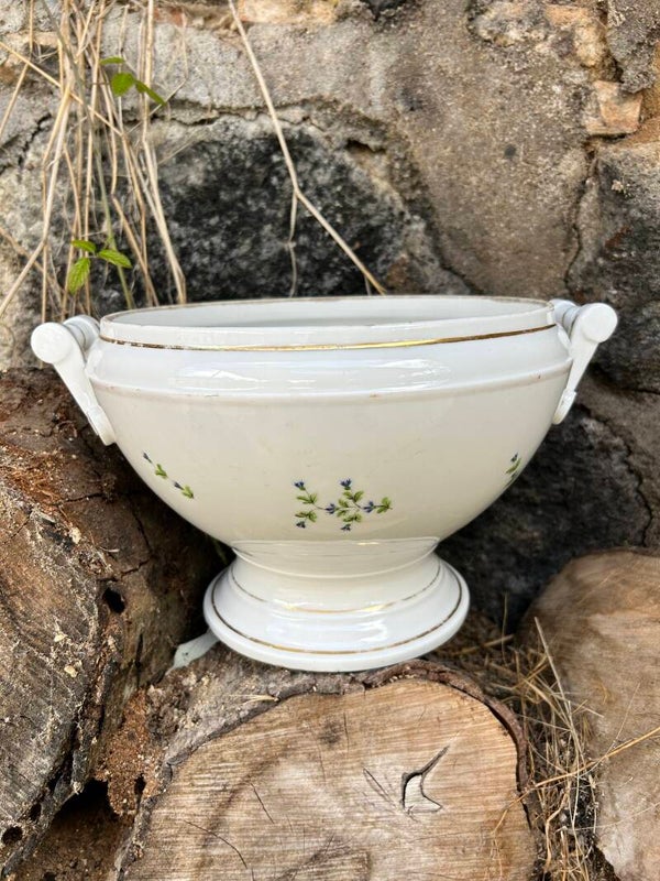 Witte Franse terrine met bloemmotief
