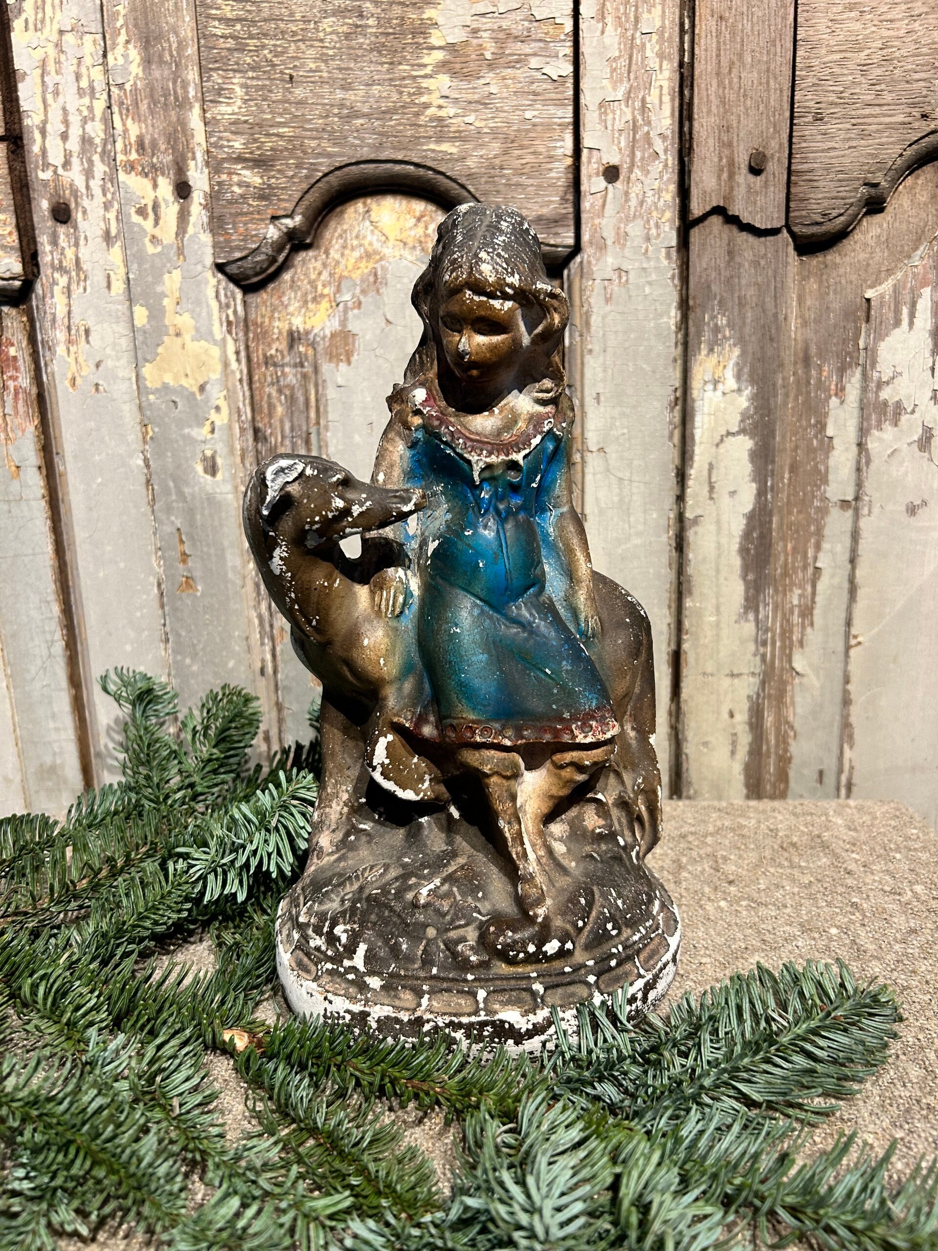 Beeldje dame met hondje