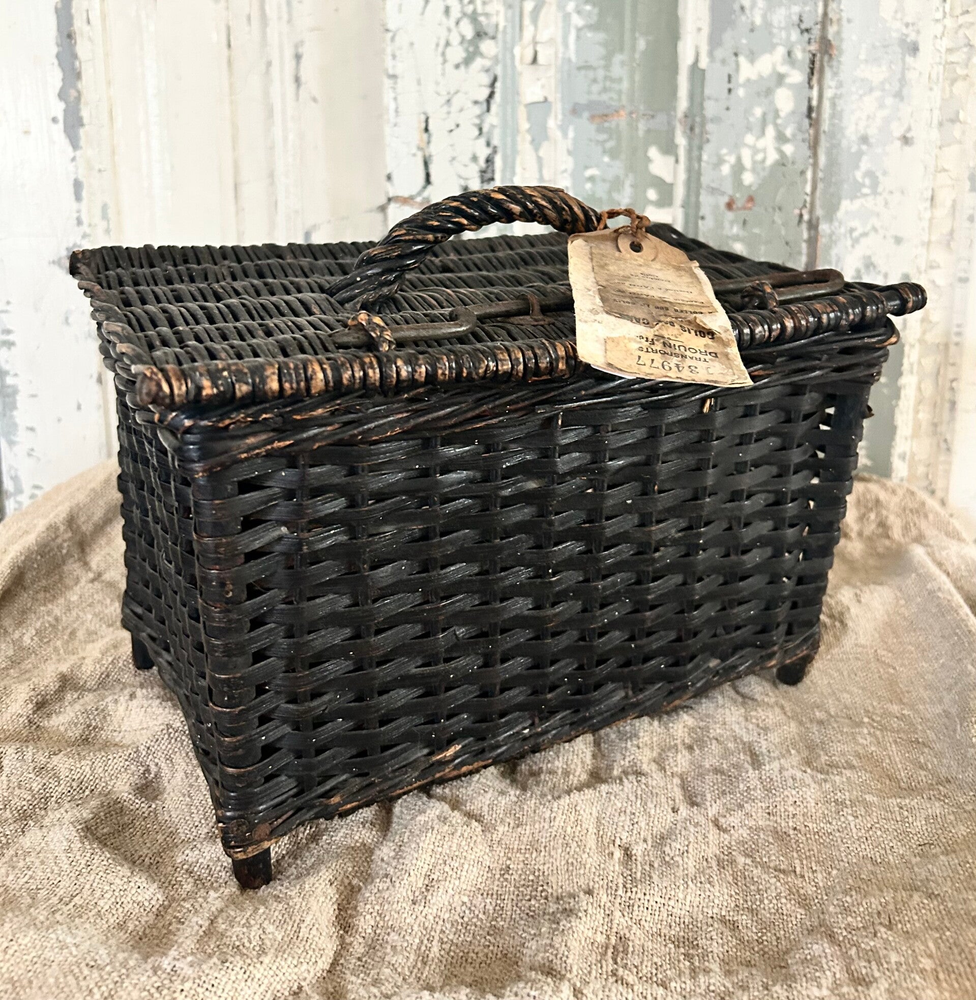 Oud Frans rieten reiskoffertje