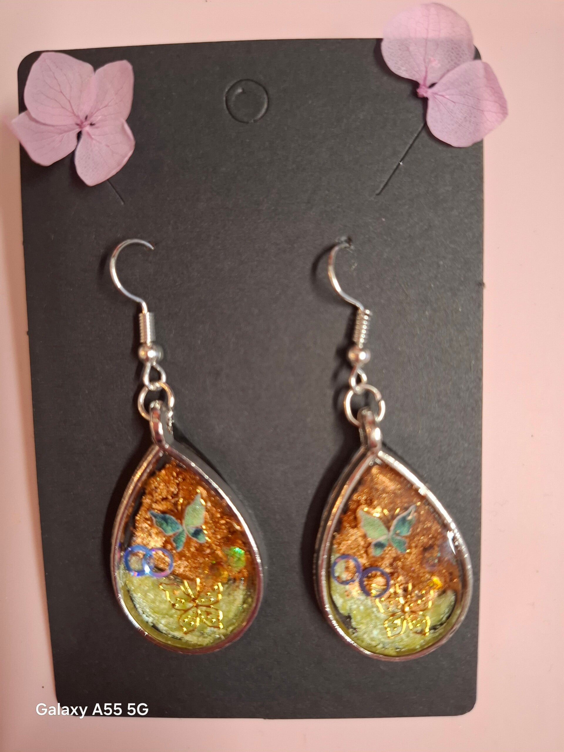 🦋✨ “Les Ailes d’Ambre” – Boucles d’oreilles poétiques ✨🦋