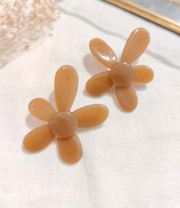 Boucle d'oreille Fleur beige