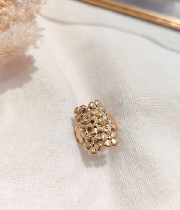 Bague fleur dorée