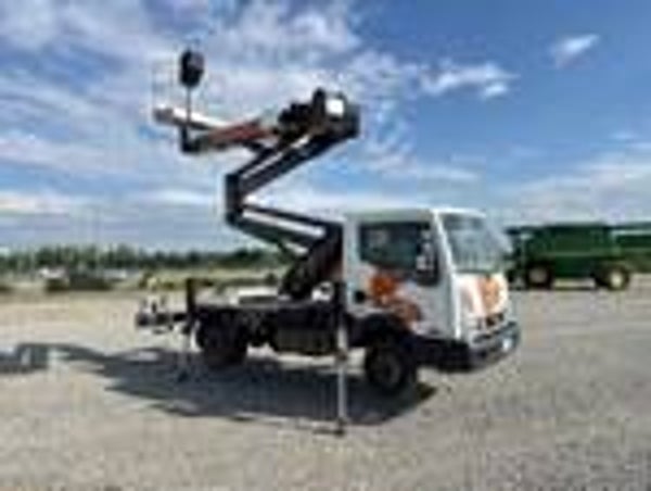Isoli PNT230 20 m Nissan Cabstar 35.12 Piattaforma autocarrata