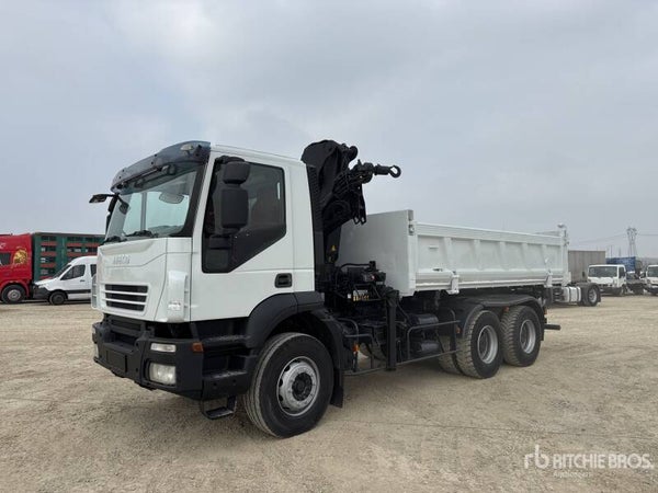 Hiab on 2007 Iveco 260T36 6x4 Autocarro ribaltabile con gru