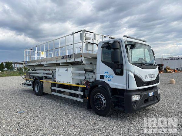 2025 Cela SC720T 9 m Scissor Lift on 2025 Iveco Eurocargo 180E25 4x2 Truck