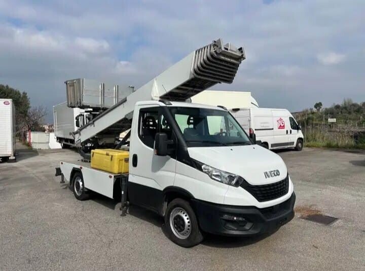 2022 Iveco daily 35S14 scala mobile Bocker