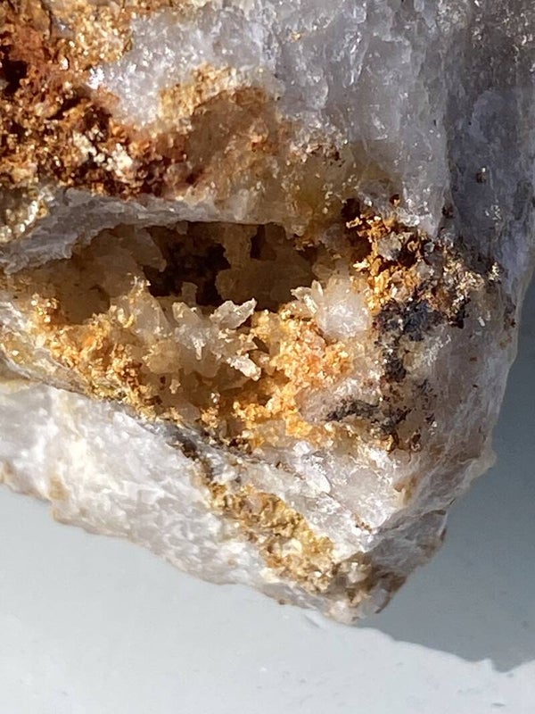 3 KILOS UNCRUSHED PIECES OF QUARTZ ORE FROM GOLD MINE