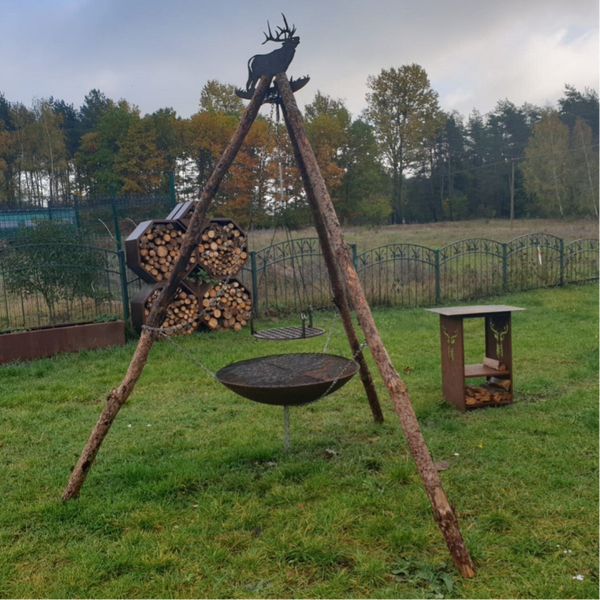 Nieuw: Driepoot van VuuR met Basale-systeem en hert