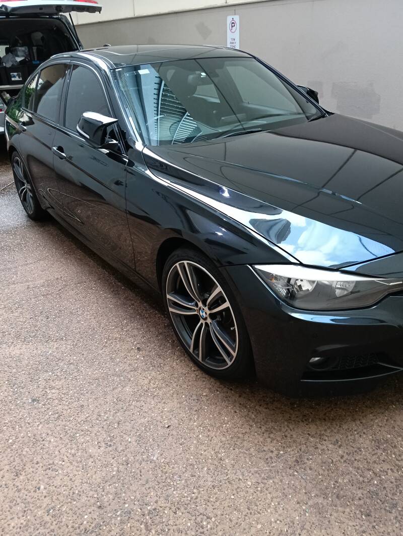 BMW - hand wax application 