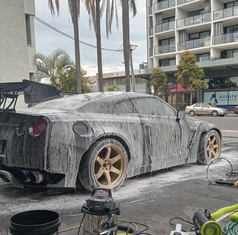 Nissan GTR - snow foam pre-wash 