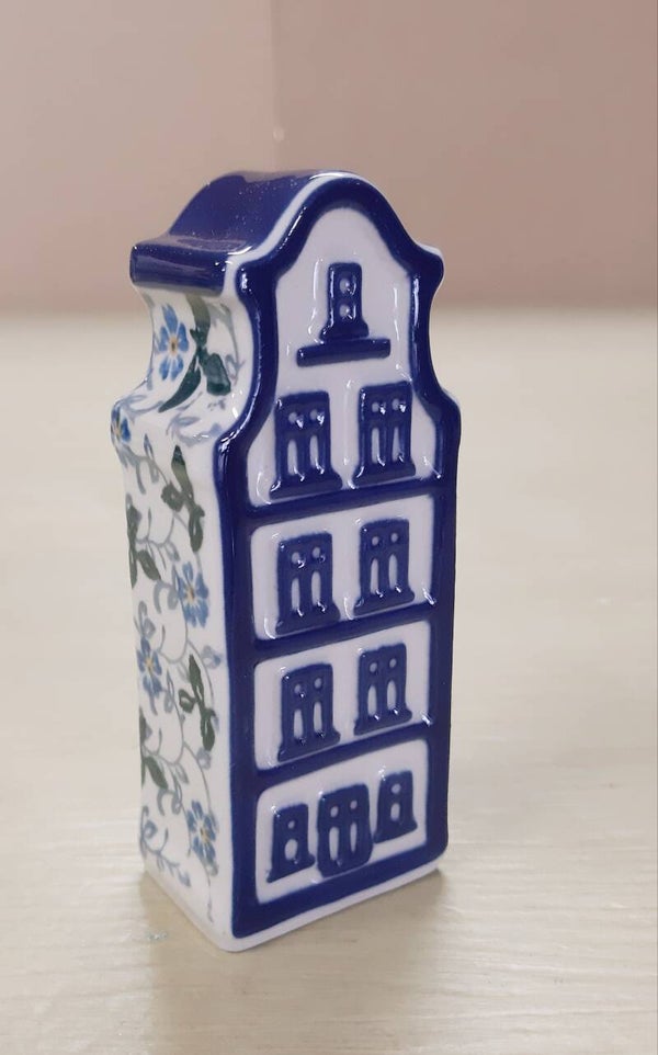 Canal house Summer wind