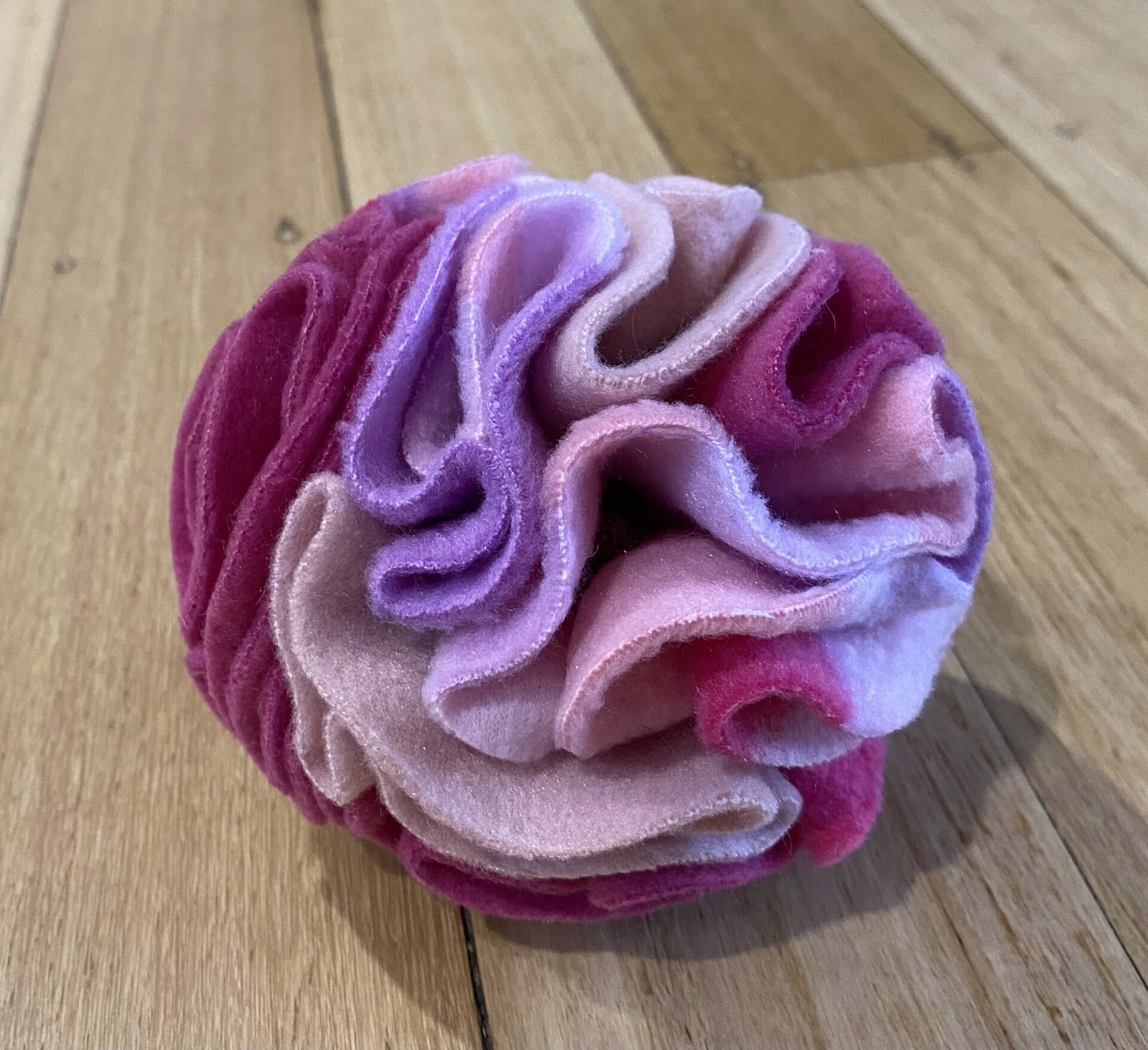 SNUFFLE TREAT BALL MEDIUM