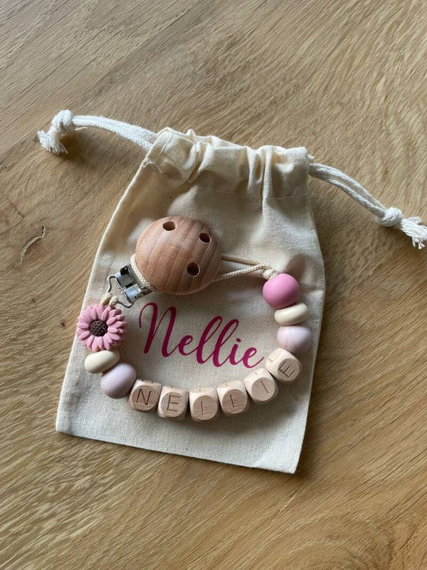 Tuttenketting met bloem en houten letters