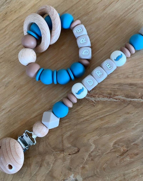 Tuttenketting met snorretjes