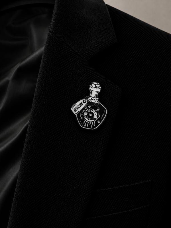 Pins flacon magique tete de mort
