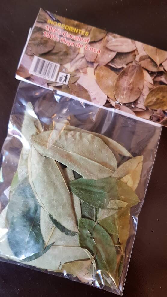 Traditionele cocabladeren in Peru, gebruikt voor cocathee en eeuwenoude rituelen in de Andes.