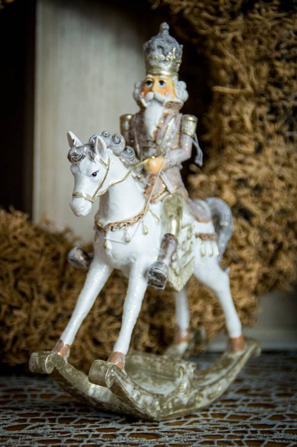 Cheval à bascule casse-noisette