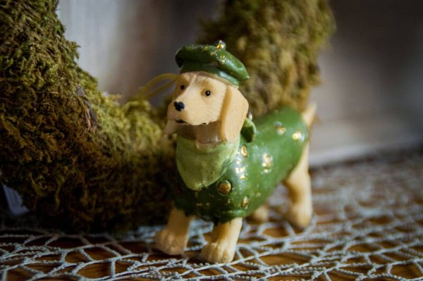 Chien suspendu de noël