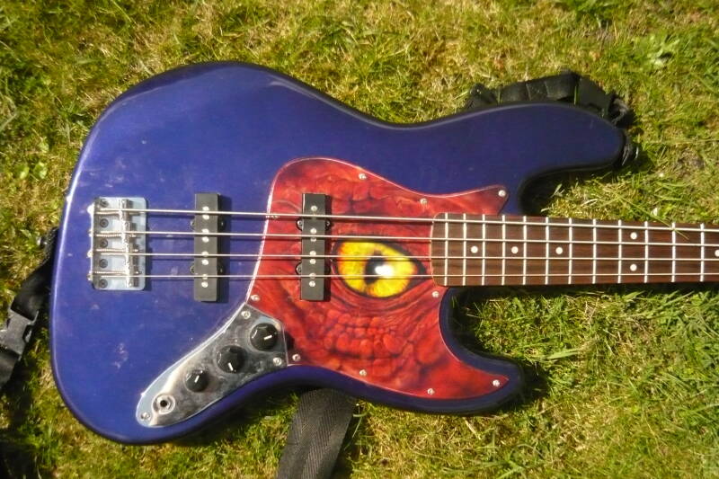 airbrush dragon eye airbrushing art airbrush art den haag gitaar guitar airbrushing