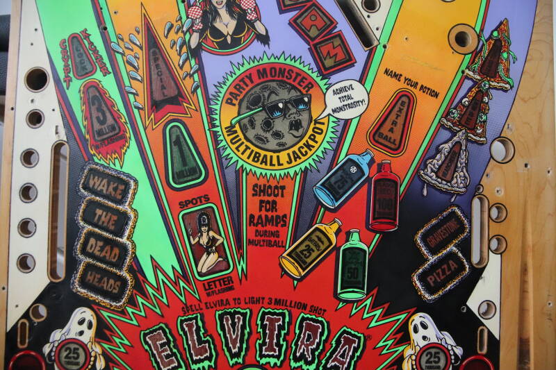 Bally Elvira and the Party Monsters Playfield restoration flipperveld restauratie