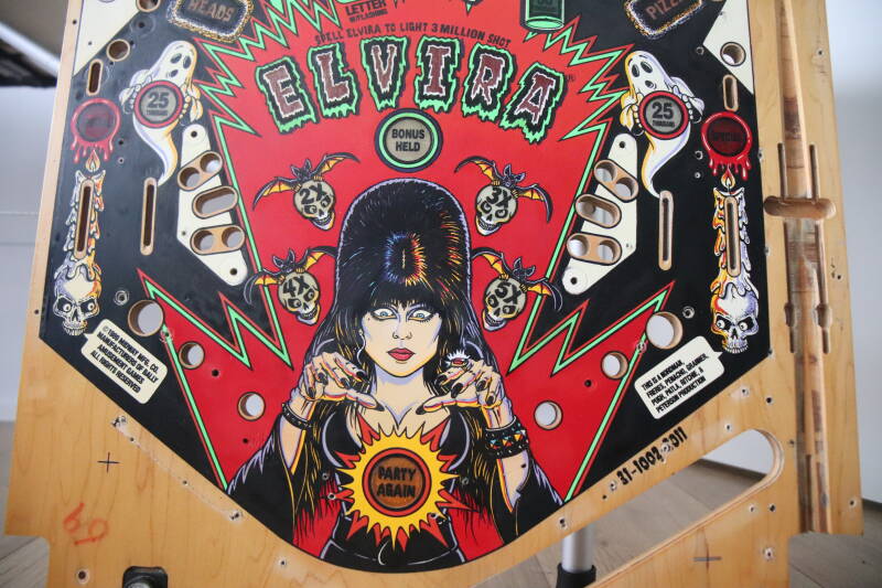 Bally Elvira and the Party Monsters Playfield restoration flipperveld restauratie