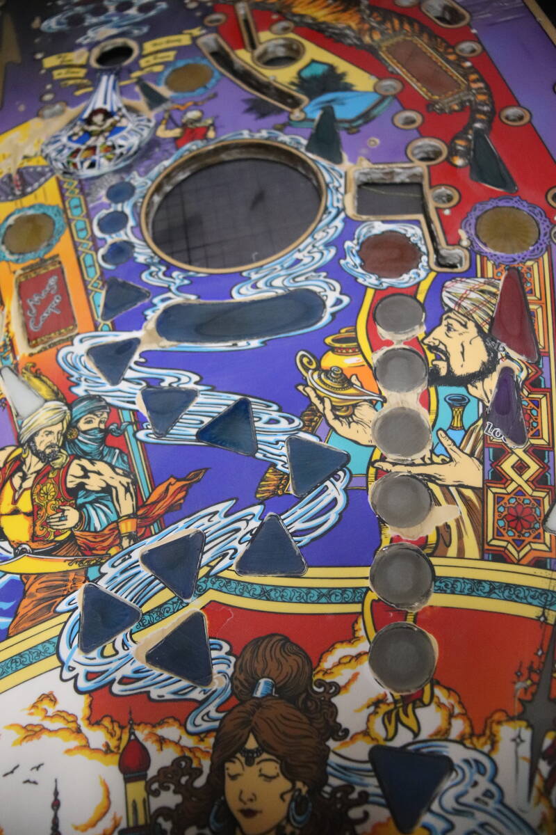 Williams Tales of the Arabian Nights playfield speelveld schade herstel restoration flipperspeelveld restauratie art airbrush airbrushing flipperkast reparatie