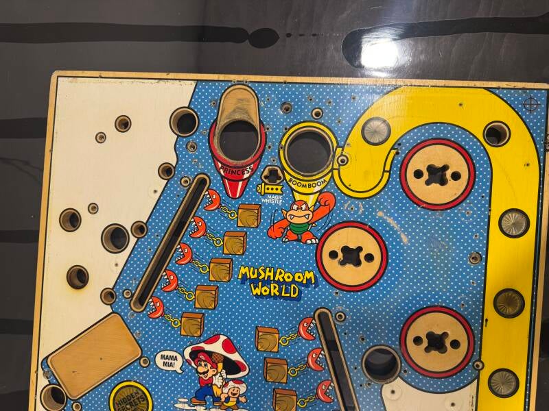 Gottlieb Super Mario Bros Playfield speelveld schade herstel restoration flipperspeelveld restauratie art airbrush airbrushing flipperkast reparatie