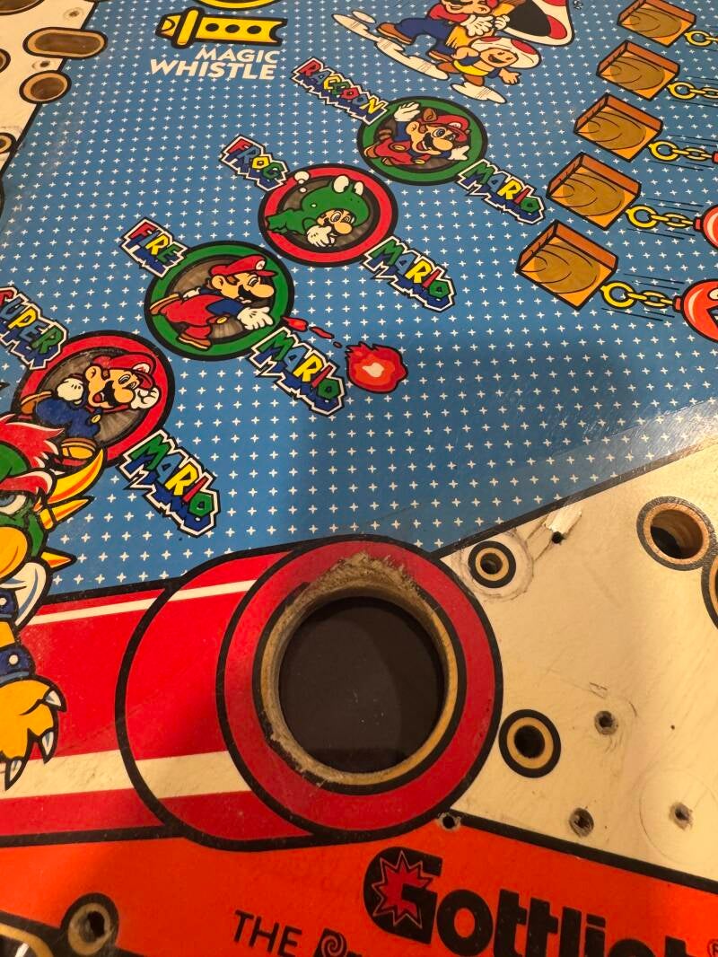 Gottlieb Super Mario Bros Playfield speelveld schade herstel restoration flipperspeelveld restauratie art airbrush airbrushing flipperkast reparatie