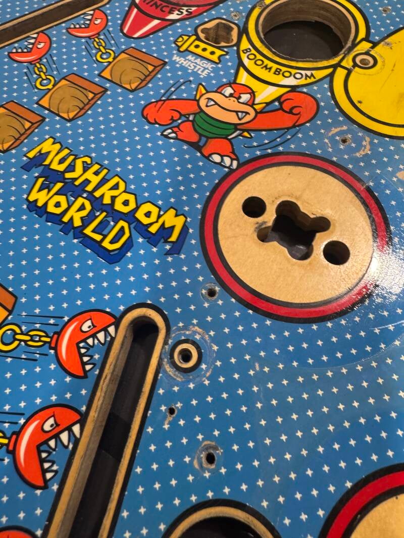Gottlieb Super Mario Bros Playfield speelveld schade herstel restoration flipperspeelveld restauratie art airbrush airbrushing flipperkast reparatie