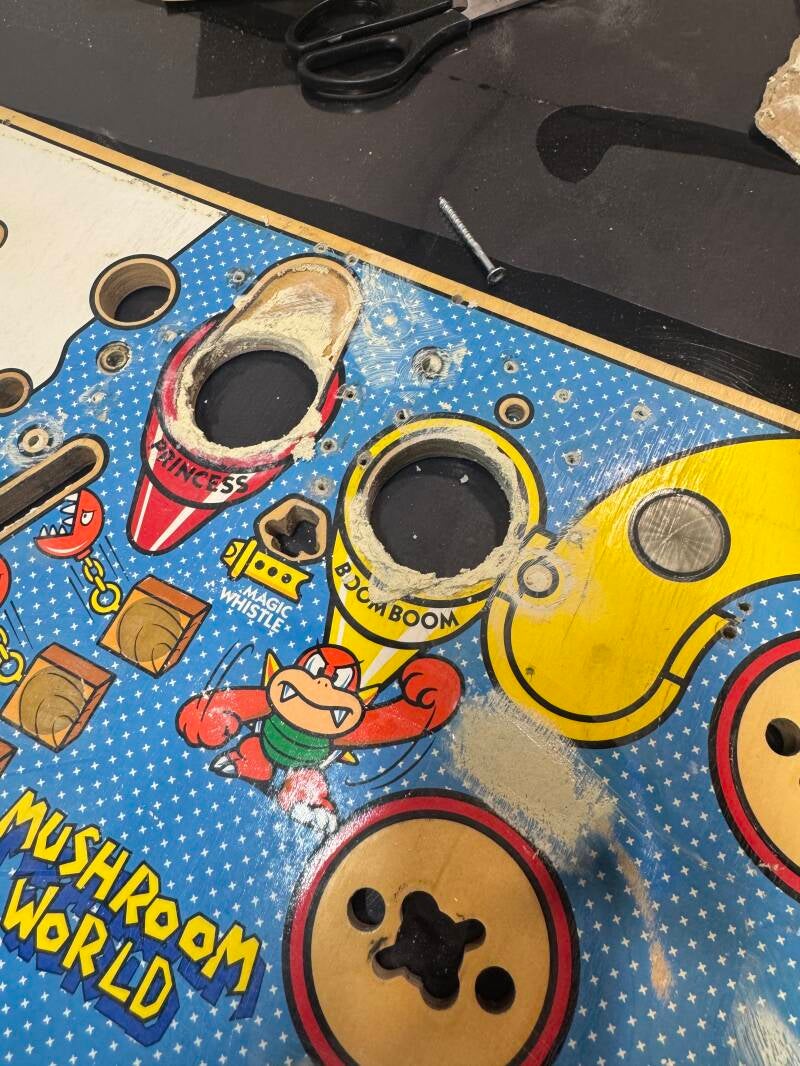 Gottlieb Super Mario Bros Playfield speelveld schade herstel restoration flipperspeelveld restauratie art airbrush airbrushing flipperkast reparatie