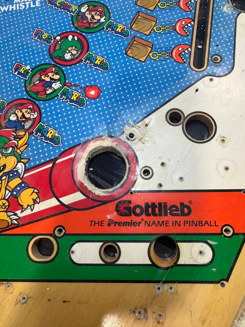 Gottlieb Super Mario Bros Playfield speelveld schade herstel restoration flipperspeelveld restauratie art airbrush airbrushing flipperkast reparatie