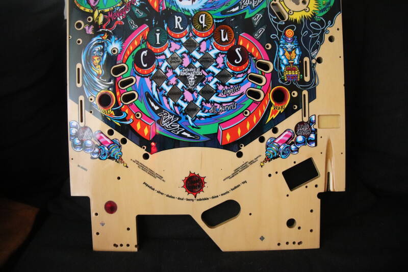 Bally Williams Cirqus Voltaire Playfield speelveld schade herstel restoration flipperspeelveld restauratie art airbrush airbrushing flipperkast reparatie