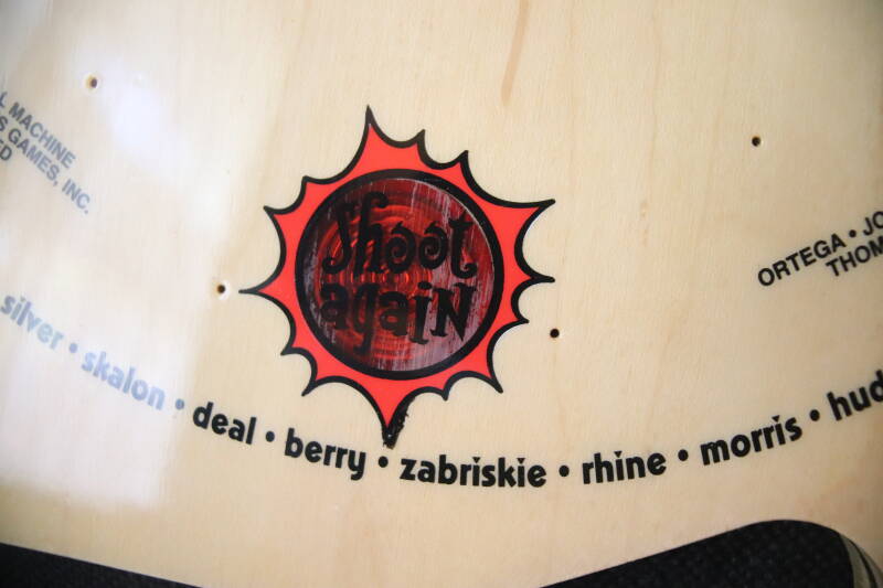 Bally Williams Cirqus Voltaire Playfield speelveld schade herstel restoration flipperspeelveld restauratie art airbrush airbrushing flipperkast reparatie