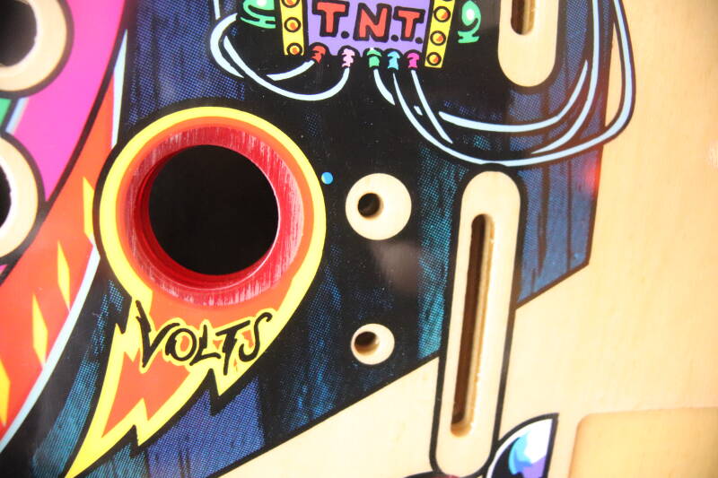 Bally Williams Cirqus Voltaire Playfield speelveld schade herstel restoration flipperspeelveld restauratie art airbrush airbrushing flipperkast reparatie