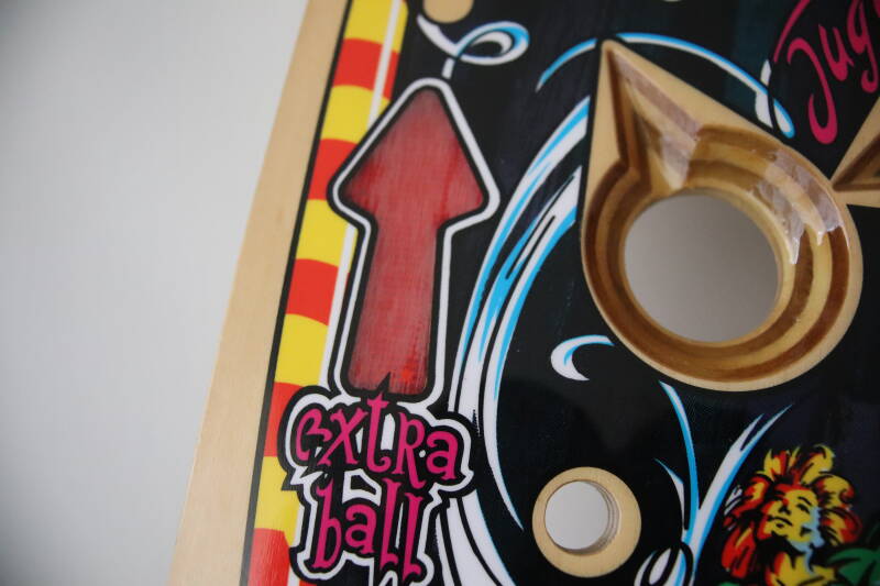 Bally Williams Cirqus Voltaire Playfield speelveld schade herstel restoration flipperspeelveld restauratie art airbrush airbrushing flipperkast reparatie