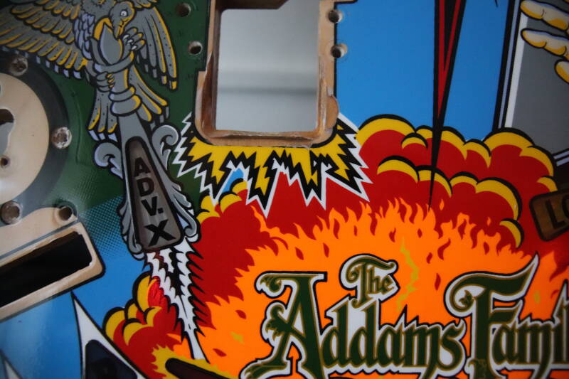 Bally The Addams Family Playfield restoration. flipperspeelveld restauratie art airbrush airbrushing flipperkast reparatie