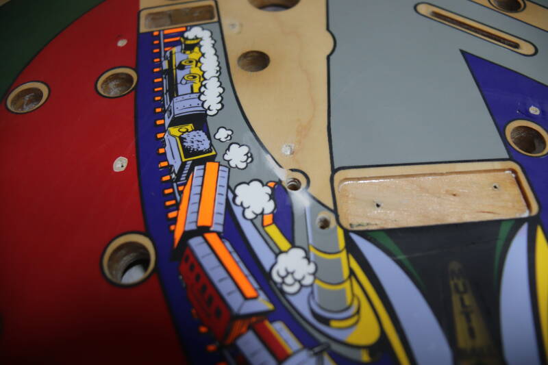 Bally The Addams Family Playfield restoration. flipperspeelveld restauratie art airbrush airbrushing flipperkast reparatie