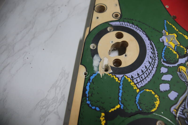 Bally The Addams Family Playfield restoration. flipperspeelveld restauratie art airbrush airbrushing flipperkast reparatie