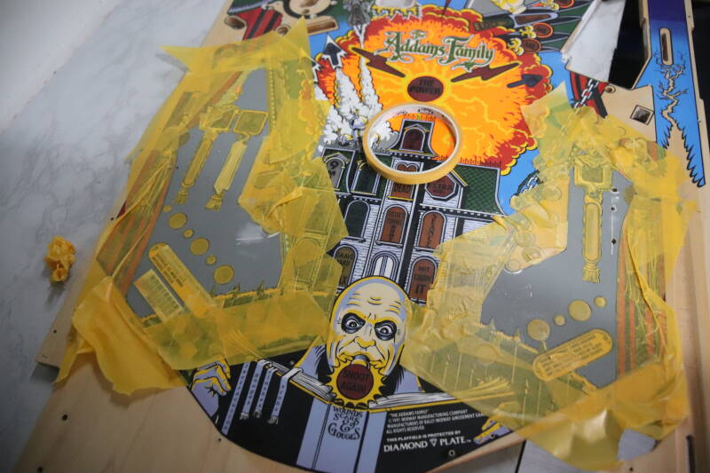 Bally The Addams Family Playfield restoration. flipperspeelveld restauratie art airbrush airbrushing flipperkast reparatie