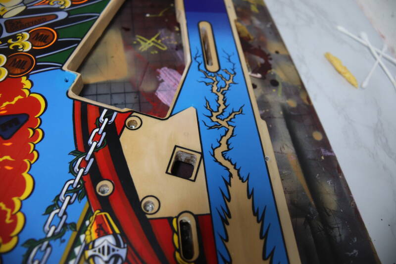 Bally The Addams Family Playfield restoration. flipperspeelveld restauratie art airbrush airbrushing flipperkast reparatie