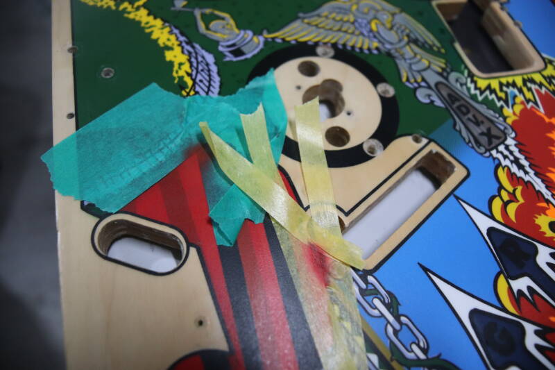 Bally The Addams Family Playfield restoration. flipperspeelveld restauratie art airbrush airbrushing flipperkast reparatie