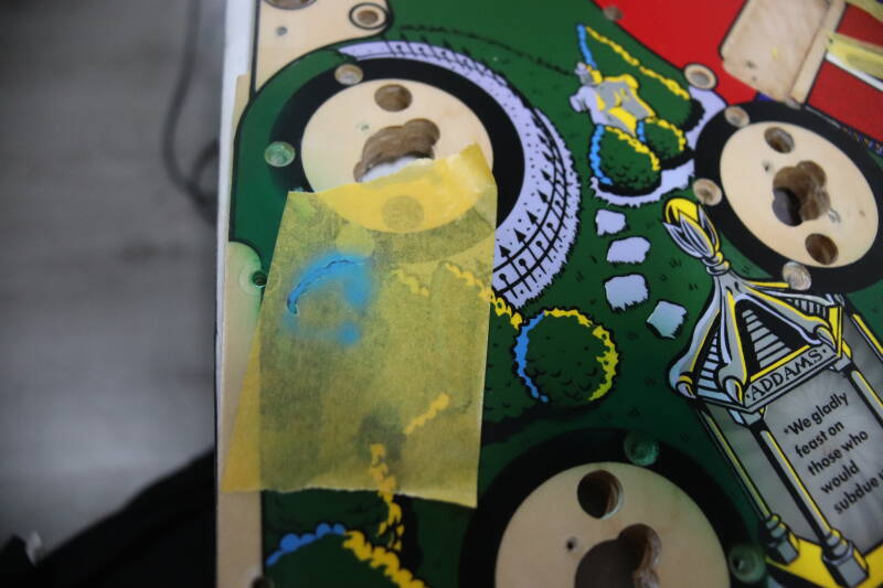 Bally The Addams Family Playfield restoration. flipperspeelveld restauratie art airbrush airbrushing flipperkast reparatie