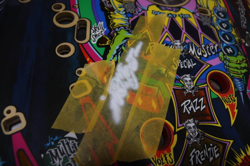 Bally Williams Cirqus Voltaire Playfield speelveld schade herstel restoration flipperspeelveld restauratie art airbrush airbrushing flipperkast reparatie