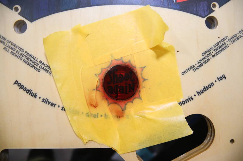 Bally Williams Cirqus Voltaire Playfield speelveld schade herstel restoration flipperspeelveld restauratie art airbrush airbrushing flipperkast reparatie