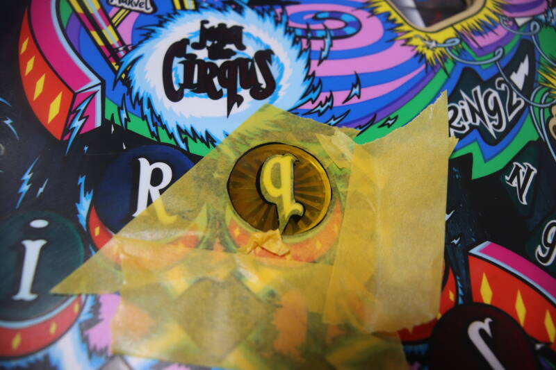 Bally Williams Cirqus Voltaire Playfield speelveld schade herstel restoration flipperspeelveld restauratie art airbrush airbrushing flipperkast reparatie