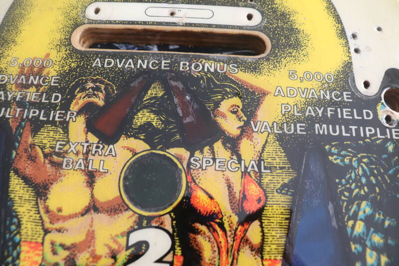 Stern Lightning playfield speelveld schade herstel restoration flipperspeelveld restauratie art airbrush airbrushing flipperkast reparatie