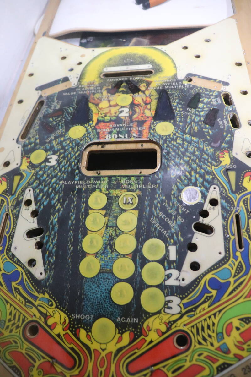 Stern Lightning playfield speelveld schade herstel restoration flipperspeelveld restauratie art airbrush airbrushing flipperkast reparatie