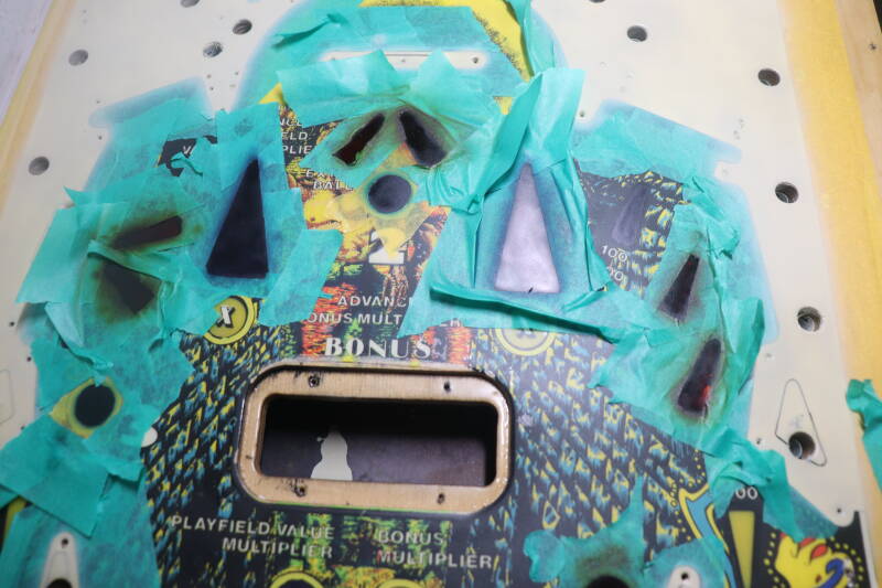 Stern Lightning playfield speelveld schade herstel restoration flipperspeelveld restauratie art airbrush airbrushing flipperkast reparatie